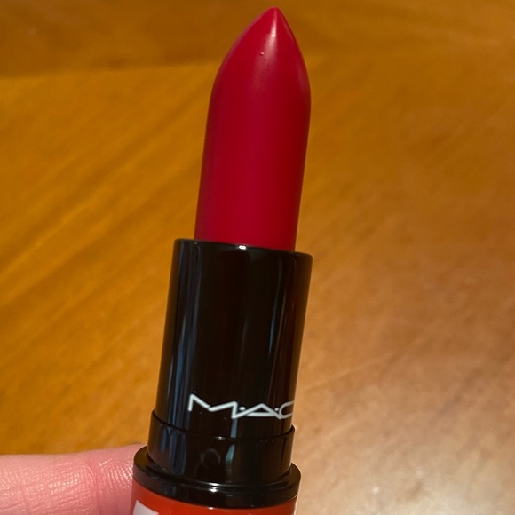 MAC Matte Lipstick Wild Card - Picture 6 of 16